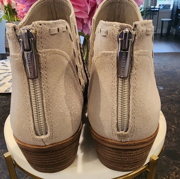 Vince Camuto Presita Booties - Picture 2 of 7